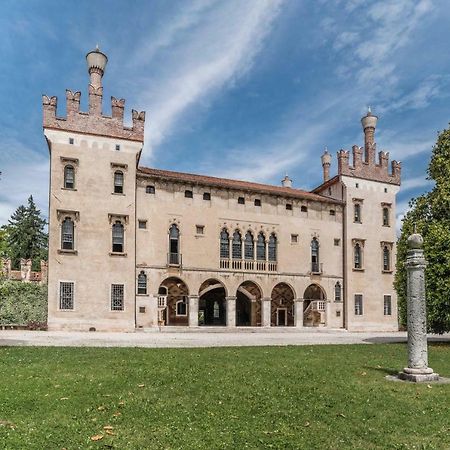 Вілла Castello Di Тієне Екстер'єр фото