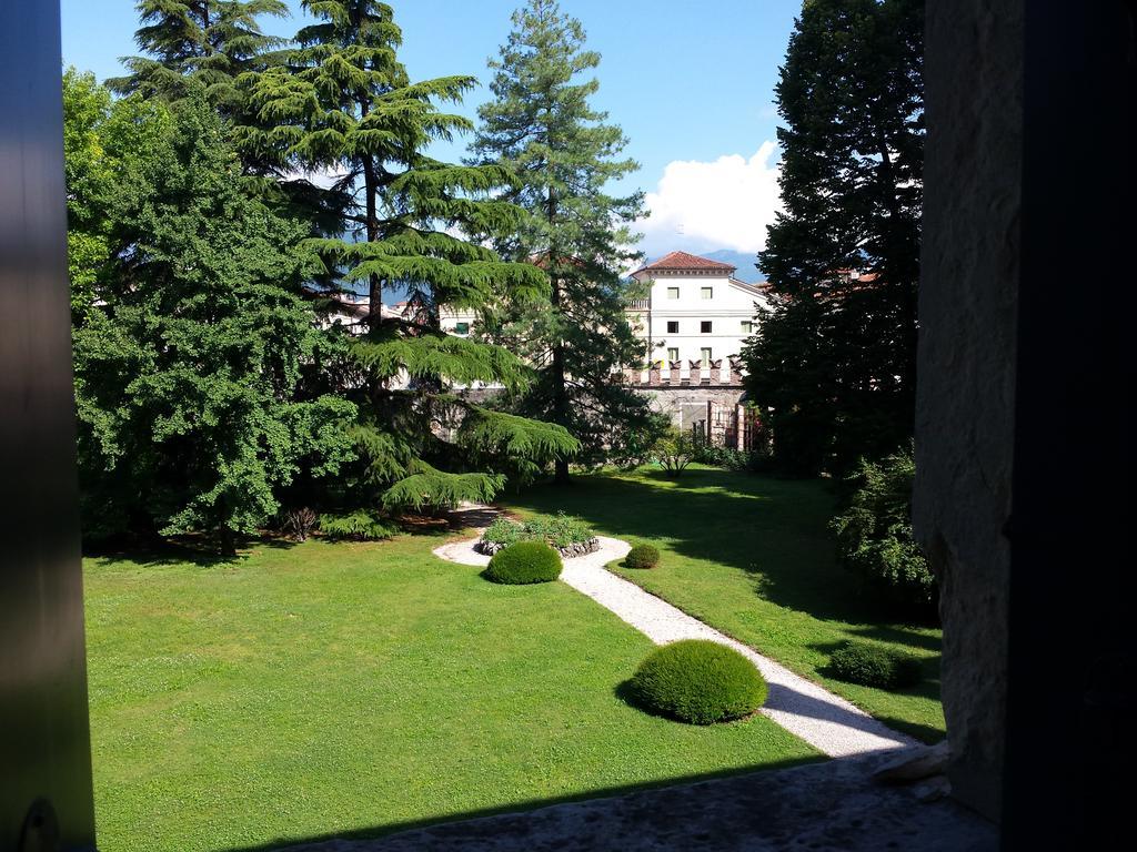 Вілла Castello Di Тієне Екстер'єр фото