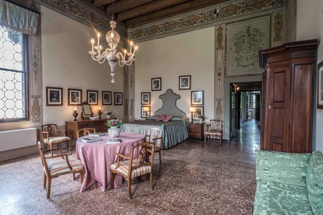 Вілла Castello Di Тієне Екстер'єр фото