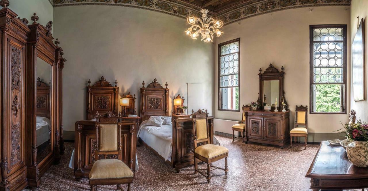 Вілла Castello Di Тієне Екстер'єр фото